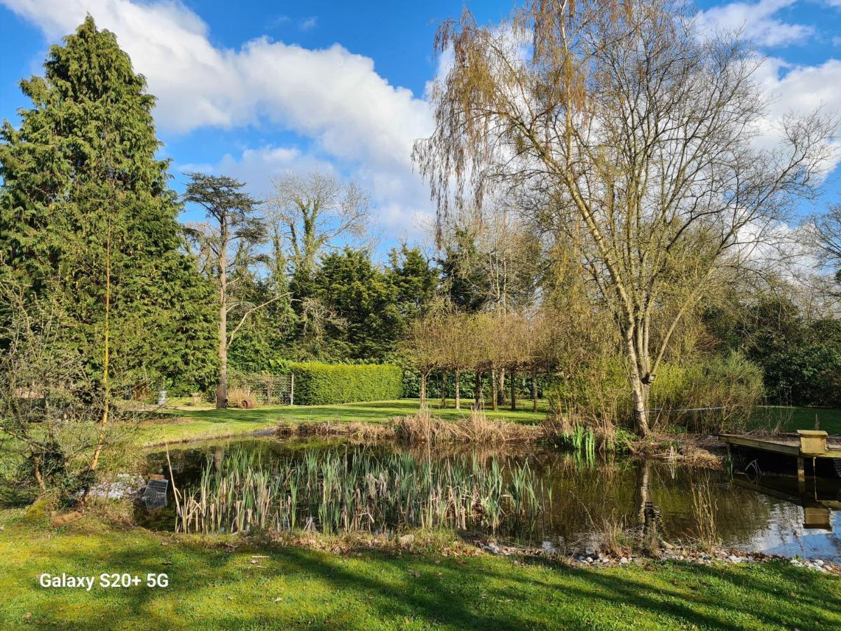 The Reading Whole Apartment With Private Lake And Gardens Eksteriør bilde
