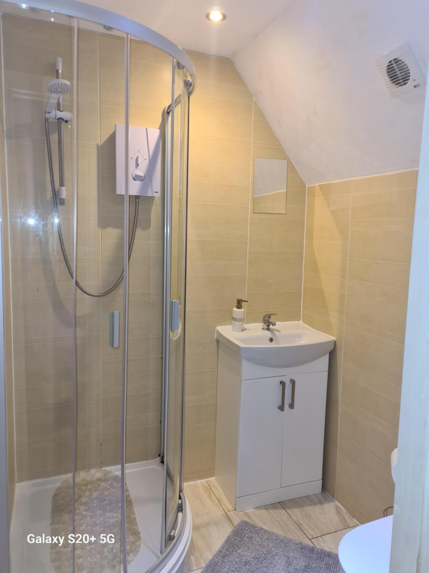 The Reading Whole Apartment With Private Lake And Gardens Eksteriør bilde